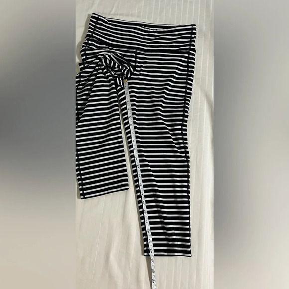 Athleta Black White Stripe Capri Leggings. Medium A2 - Picture 11 of 12